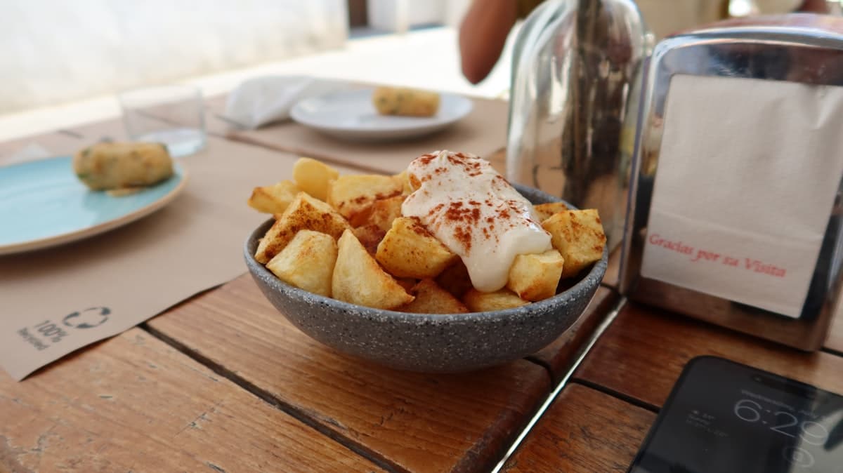 Zonnig Spanje waar gazpacho een populair zomergerecht is