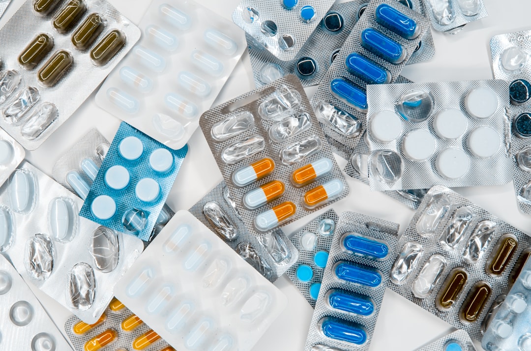 Medicijnen uit een Spaanse farmacia bij een ziektekostenverzekering